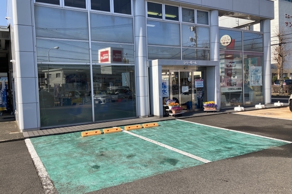 敦賀店駐車場②