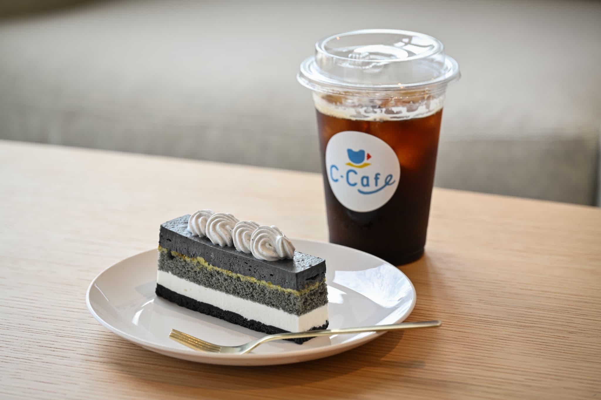 季節の素材を添えたC-Cafe限定ケーキ